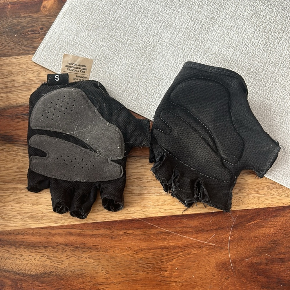 Nike training gloves - Picture 3 of 3